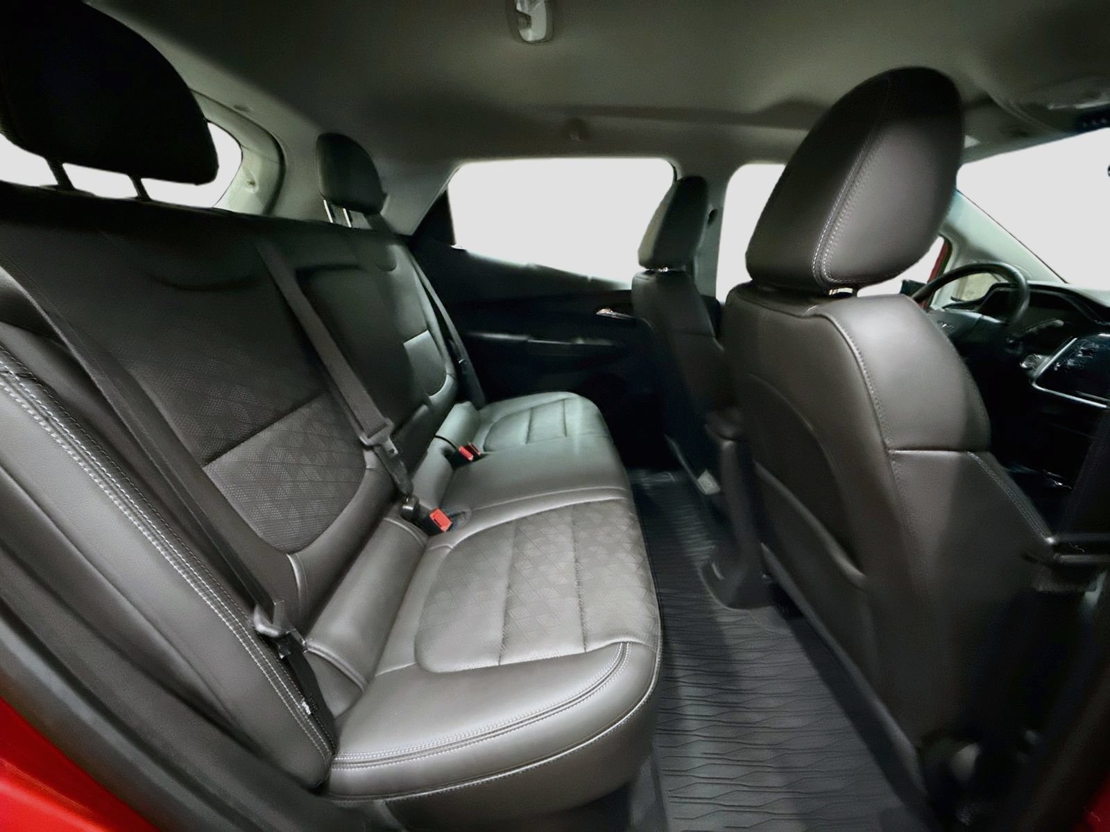 Used 2023 Chevrolet Bolt LT w/ Infotainment Package FWD image 30