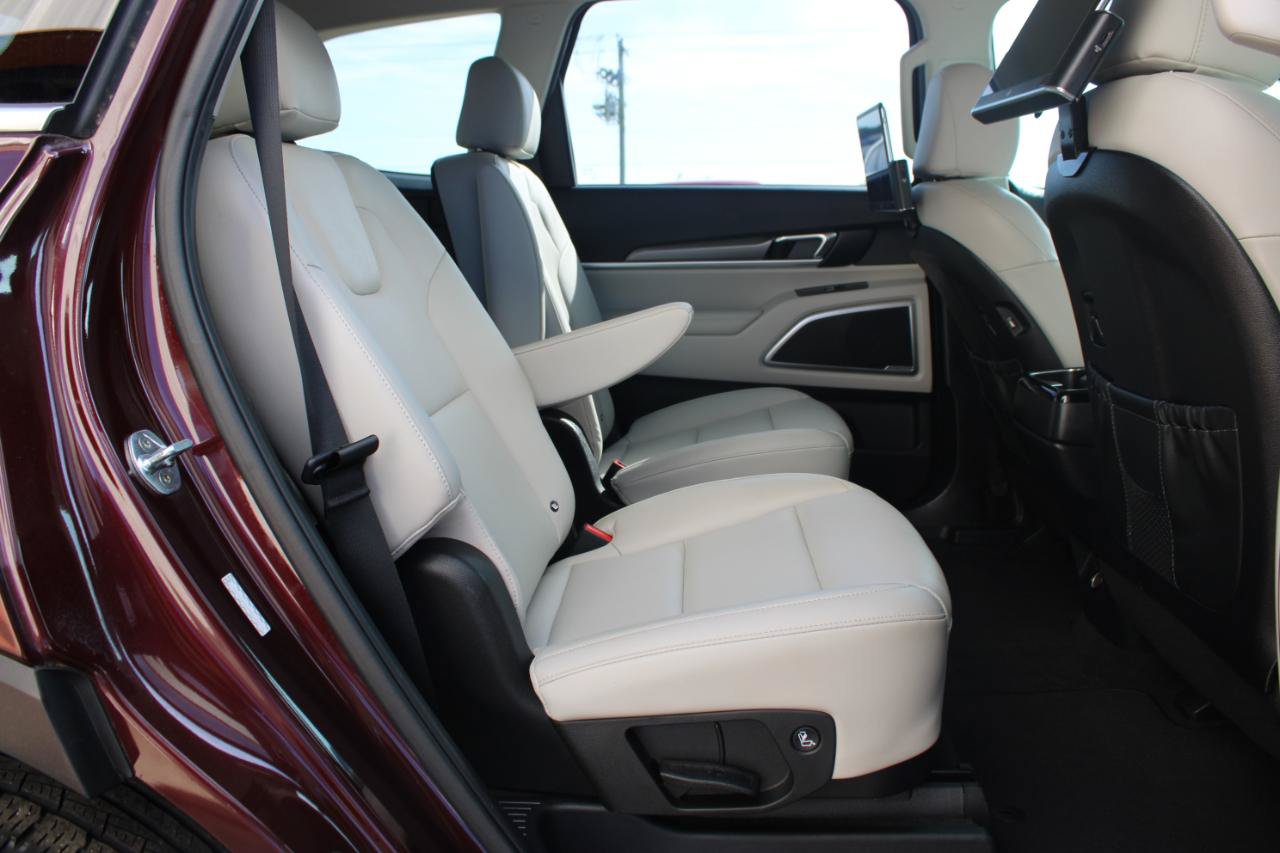 Used 2021 Kia Telluride S FWD image 46