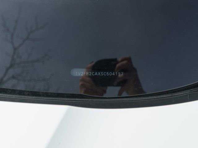 Used 2025 Volkswagen Atlas SEL Premium R-Line image 32