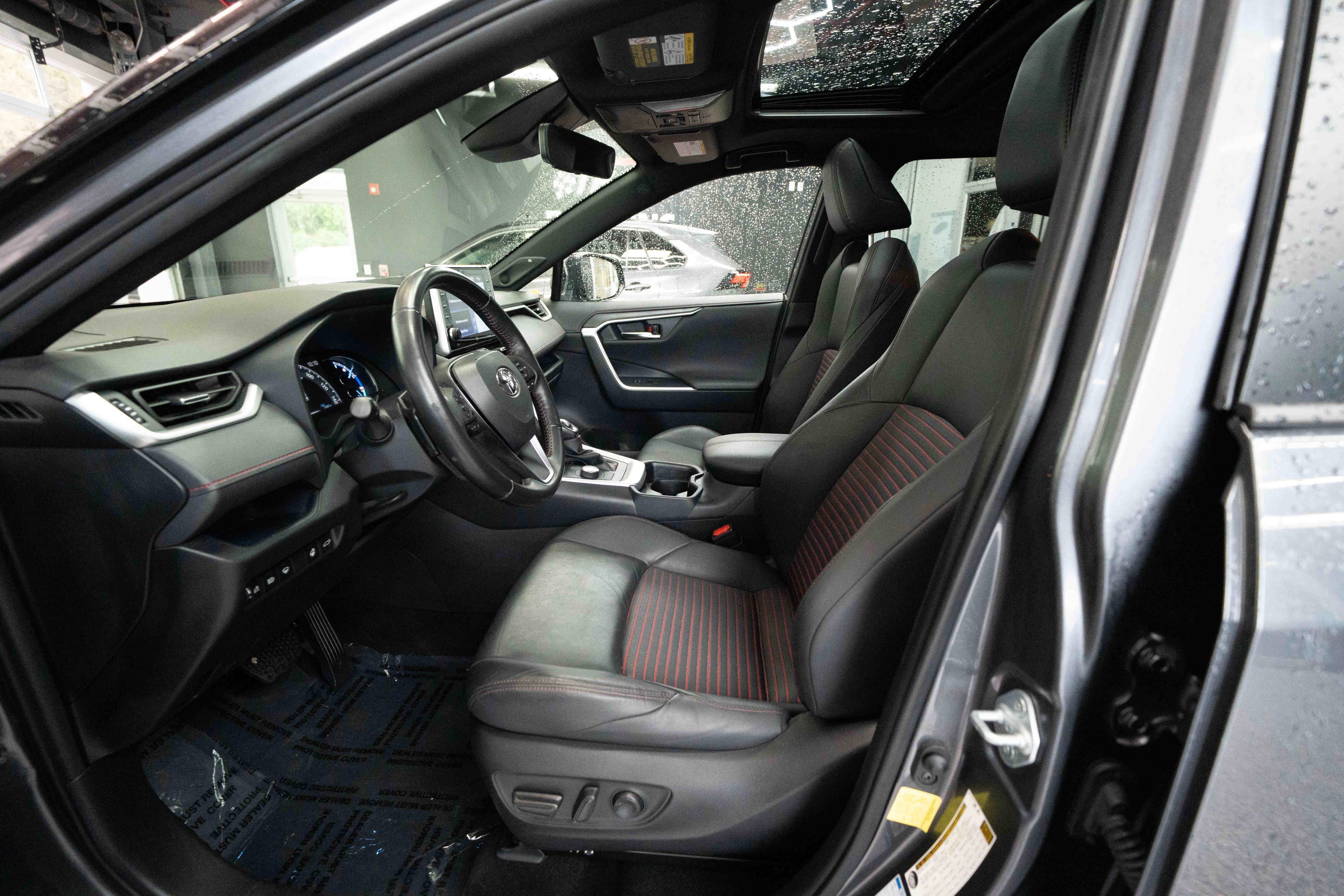 Used 2021 Toyota RAV4 XSE w/ Weather Package image 9