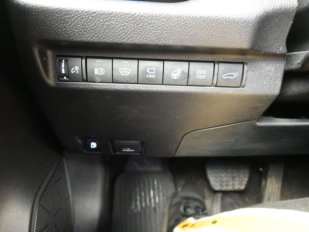 Used 2024 Toyota RAV4 XSE w/ Advanced Technology Package image 18
