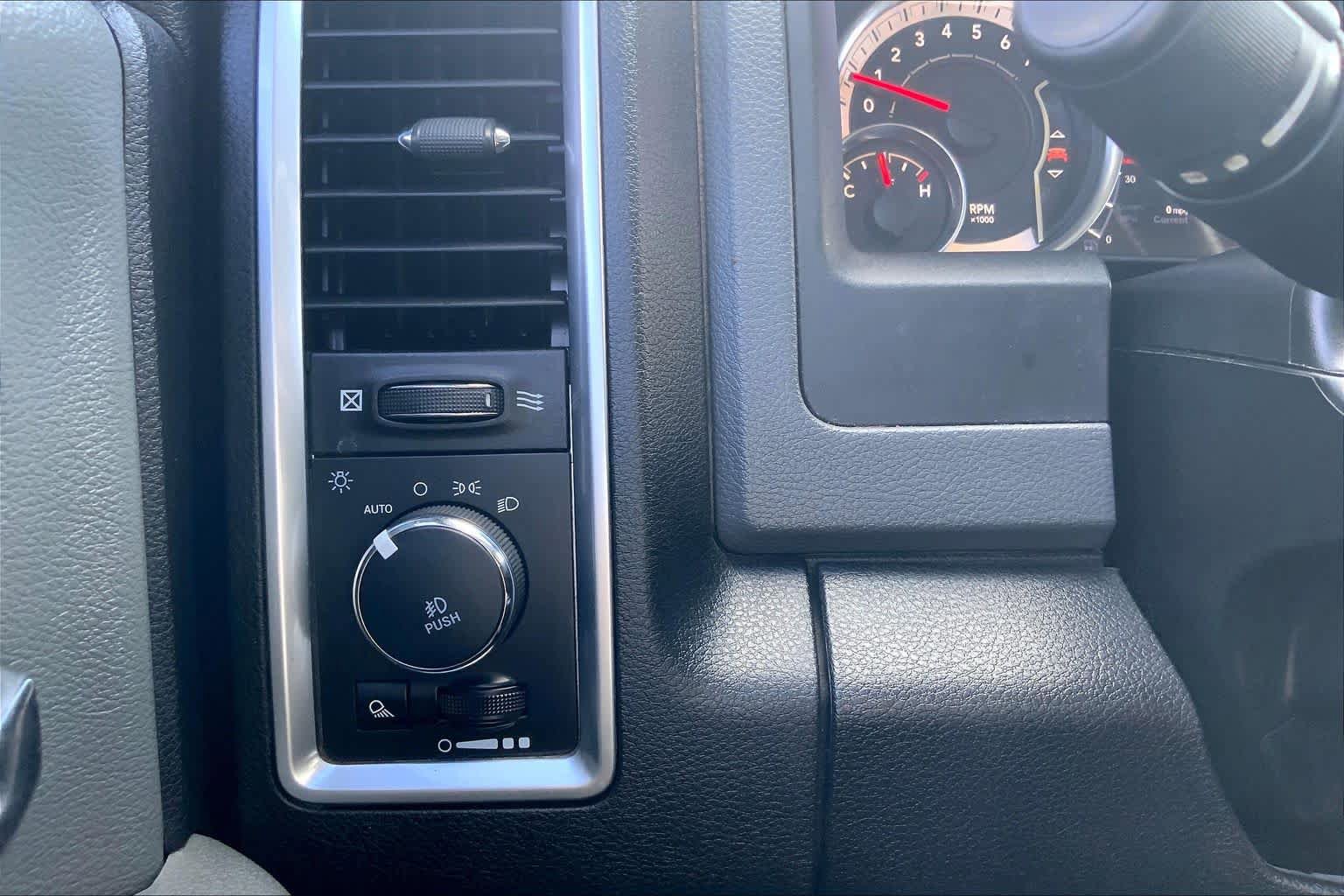 Used 2018 RAM 1500 Big Horn AWD/4WD image 33