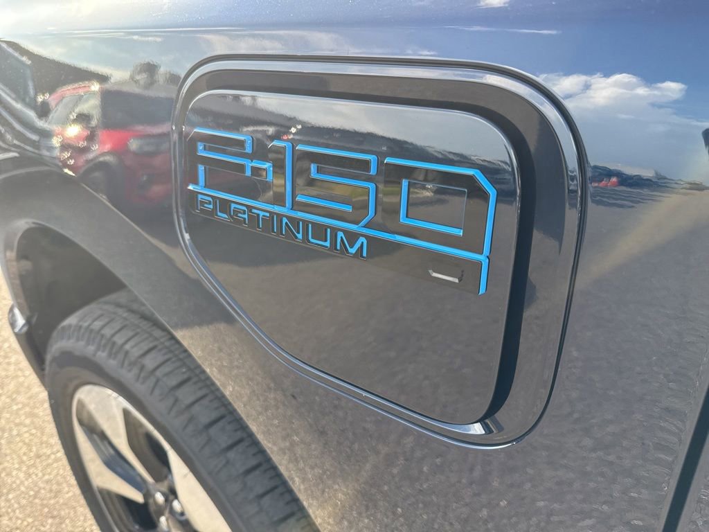 Used 2025 Ford F150 Lightning Platinum AWD/4WD image 12