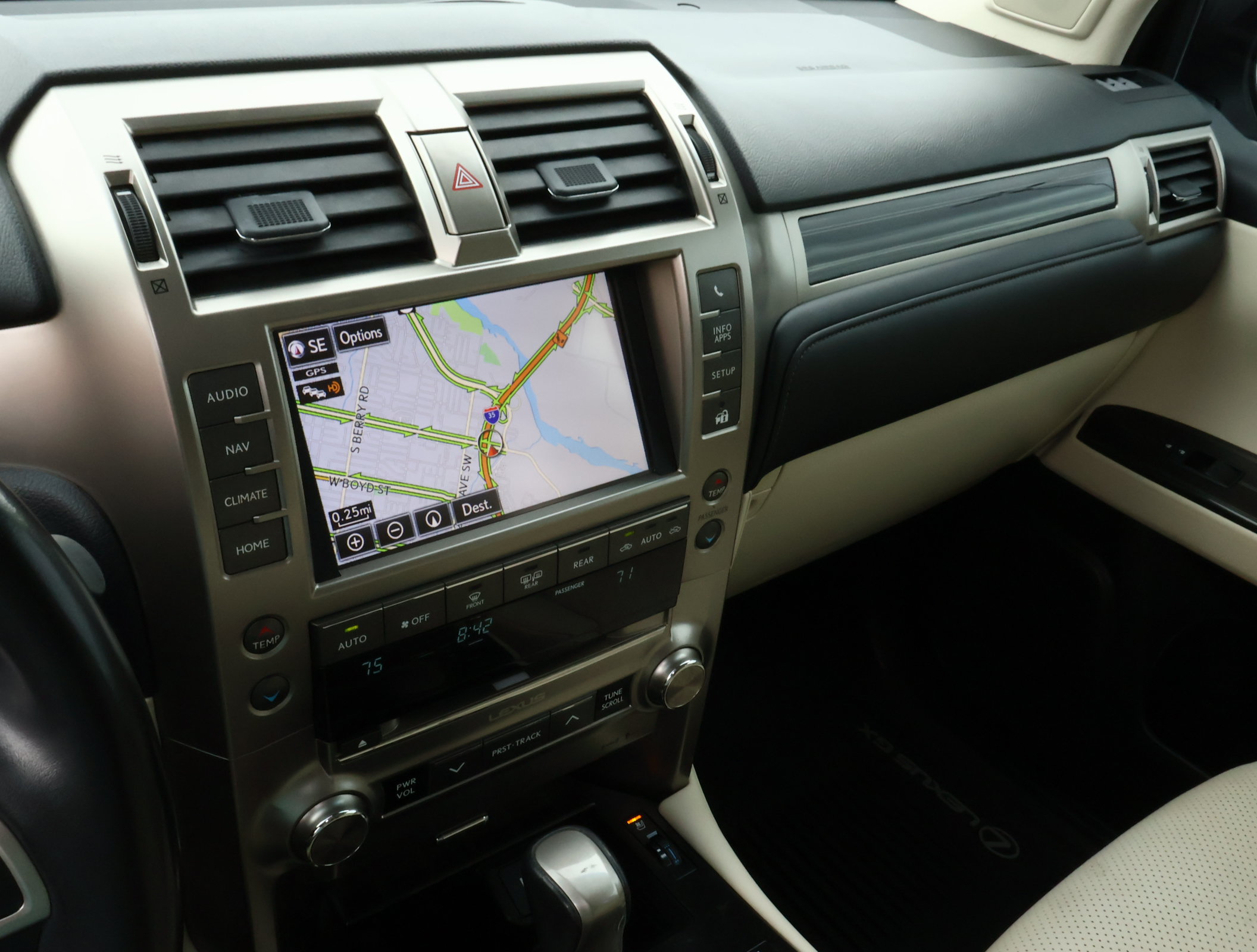 Used 2021 Lexus GX 460 Luxury w/ Off Road Package AWD/4WD image 20