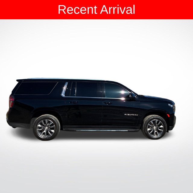 Used 2023 Chevrolet Suburban LT w/ Luxury Package RWD image 2