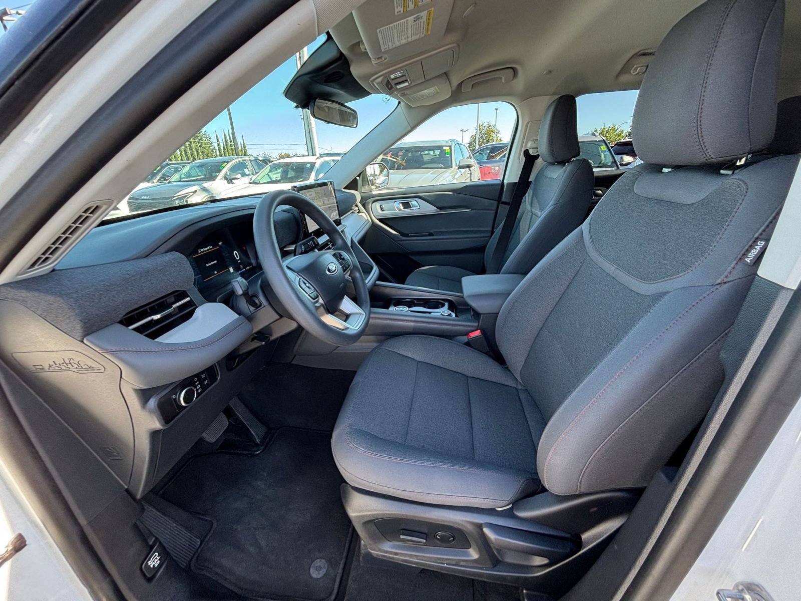 Used 2026 Ford Explorer Active AWD/4WD image 27