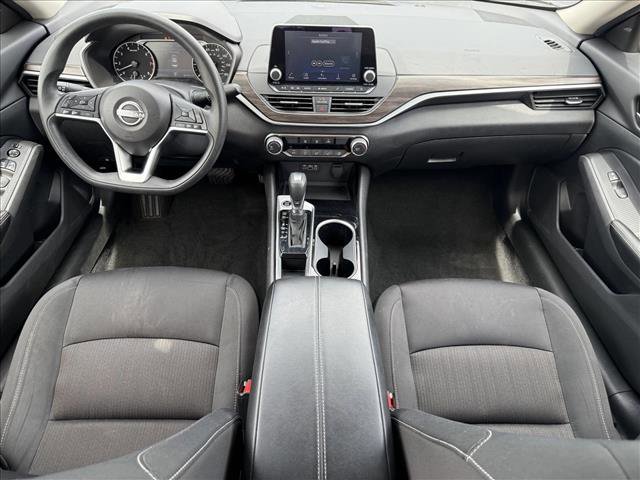 Used 2024 Nissan Altima 2.5 SV image 14