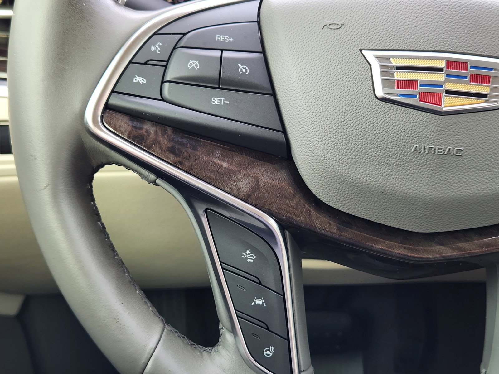 Used 2019 Cadillac XT5 Luxury FWD image 23