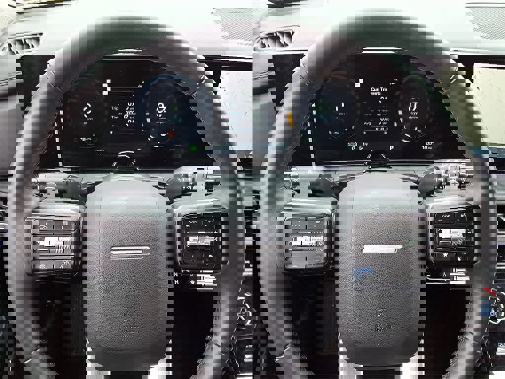 Used 2025 Hyundai Santa Fe Limited image 21