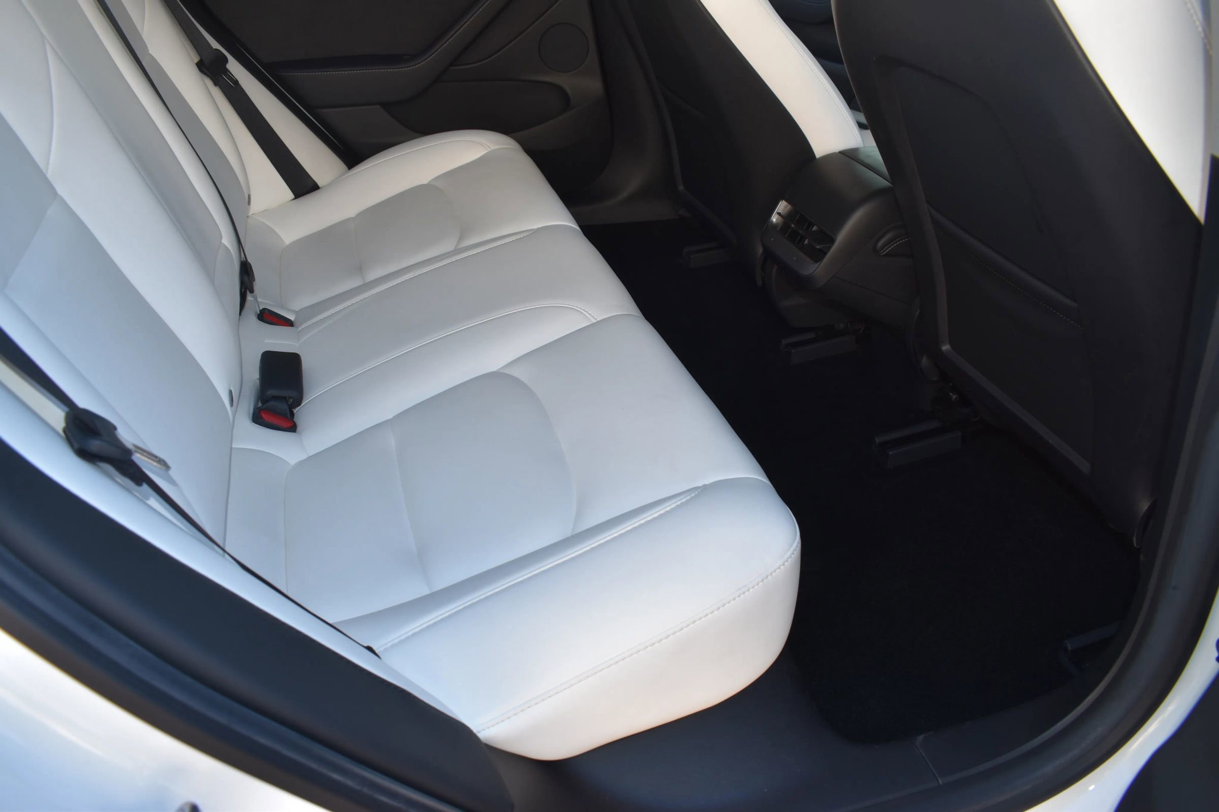 Used 2021 Tesla Model 3 Standard Range Plus image 15