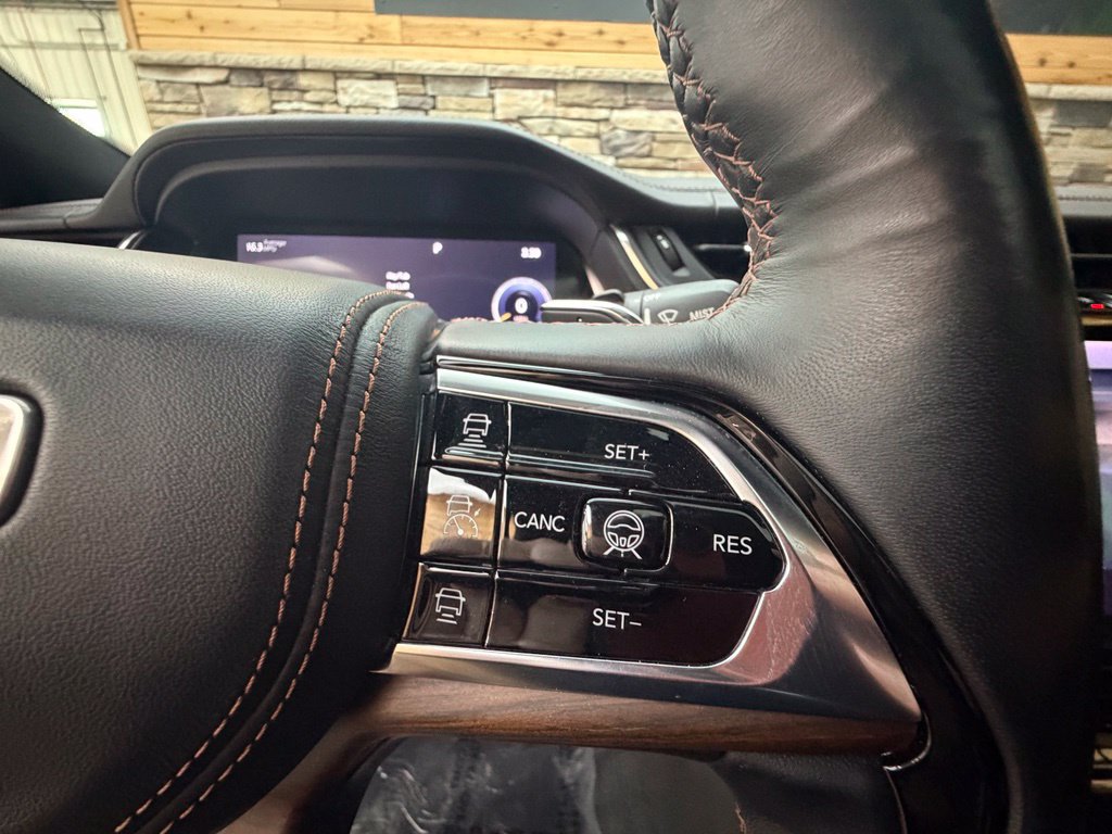 Used 2022 Jeep Grand Cherokee Summit AWD/4WD image 52