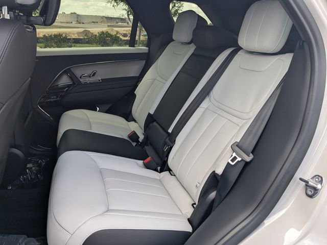 New 2026 Land Rover Range Rover Sport Dynamic SE image 13