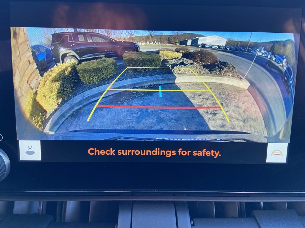 Used 2025 Toyota RAV4 XLE image 17