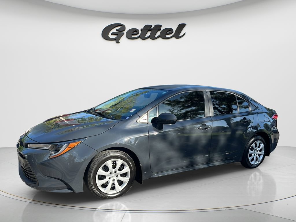 Used 2025 Toyota Corolla LE FWD image 1