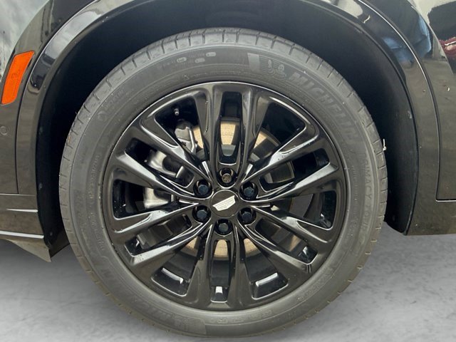 Certified 2022 Cadillac XT6 Premium Luxury w/ LPO, ONYX Package FWD image 24
