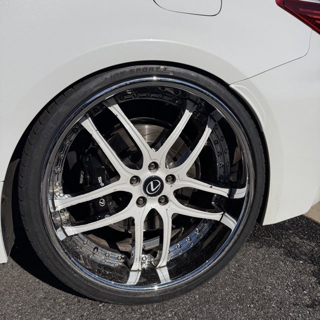 Used 2015 Lexus RC F image 2