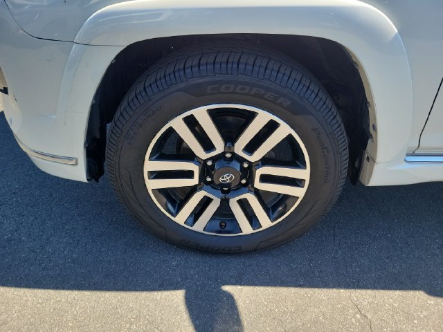 Used 2015 Toyota 4Runner Limited AWD/4WD image 29