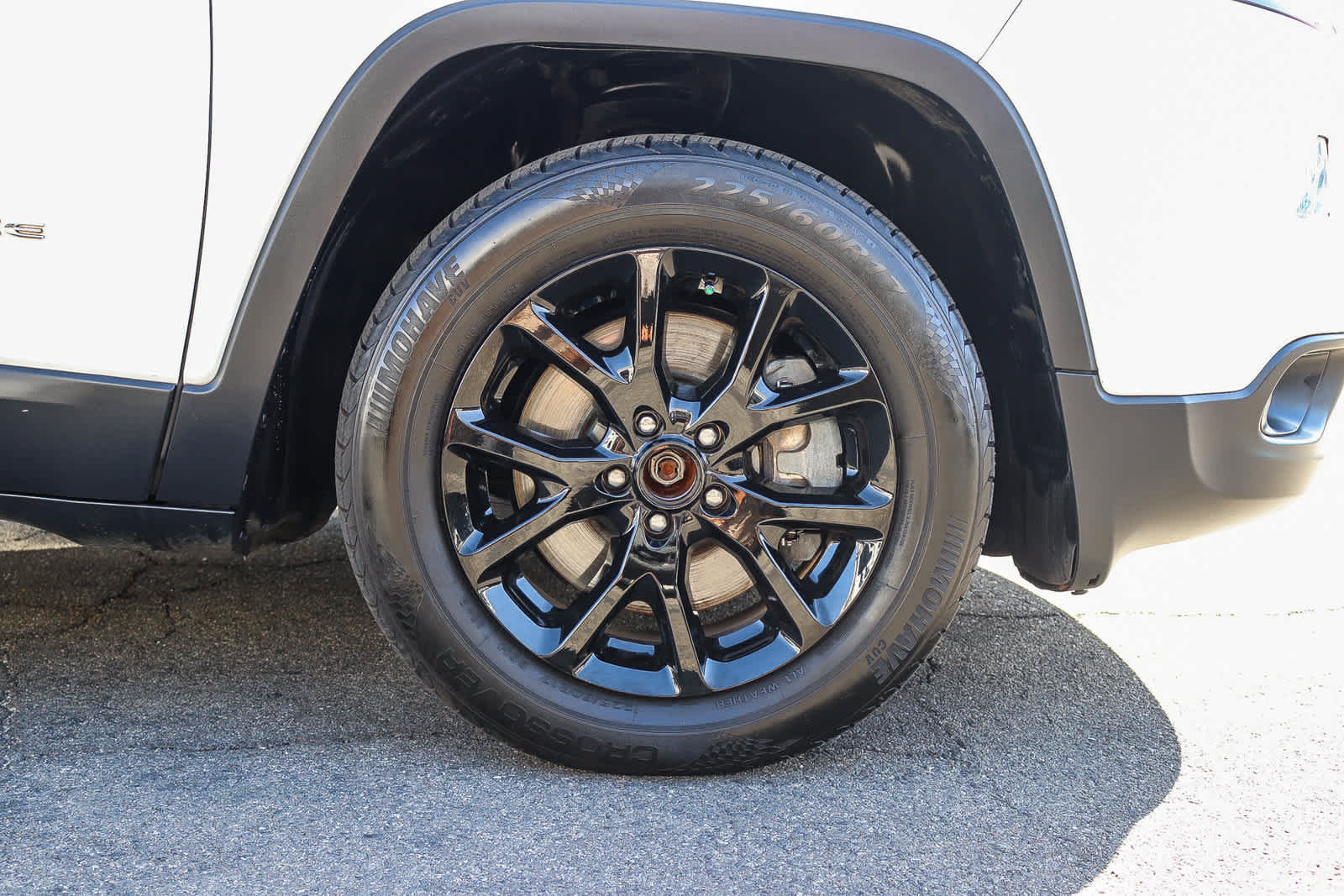 Used 2018 Jeep Cherokee Latitude FWD image 10