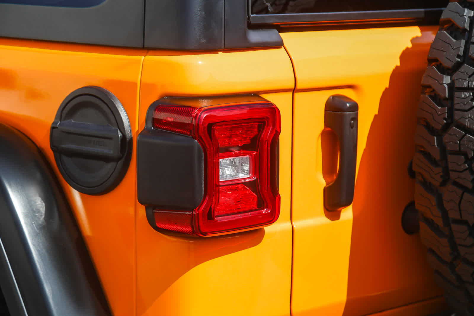 Used 2025 Jeep Wrangler Unlimited Rubicon w/ Convenience Group image 7