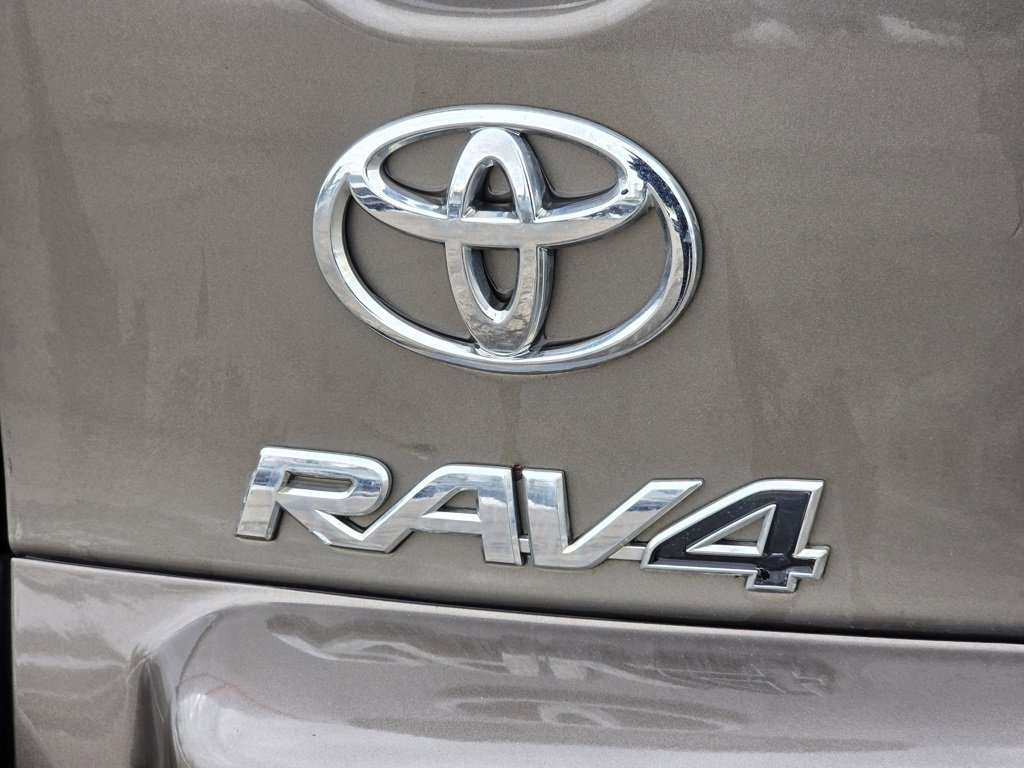 Used 2011 Toyota RAV4 4WD image 12