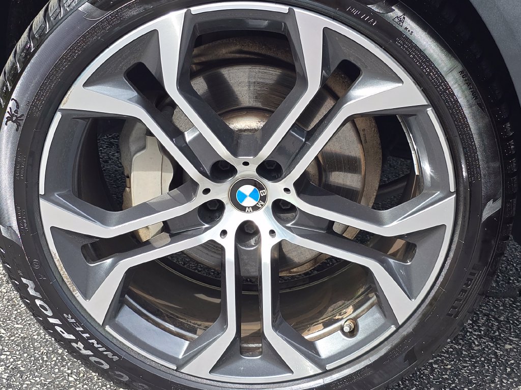 Used 2021 BMW X5 xDrive40i w/ Premium Package AWD/4WD image 9
