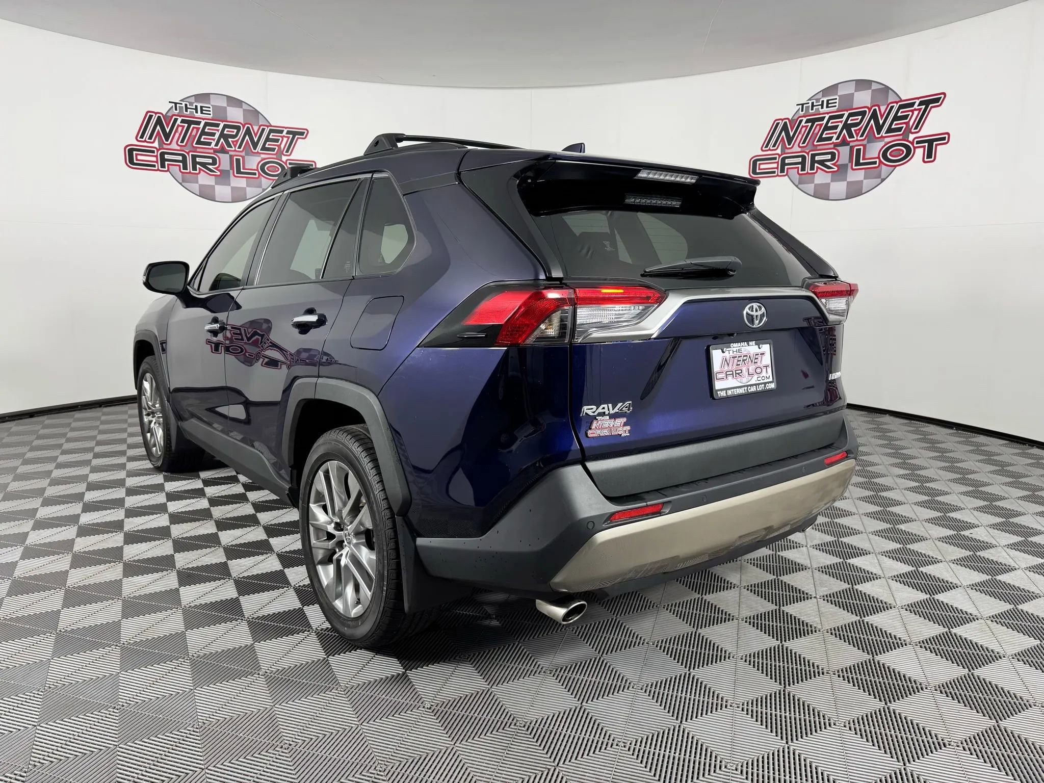 Used 2023 Toyota RAV4 Limited FWD image 5