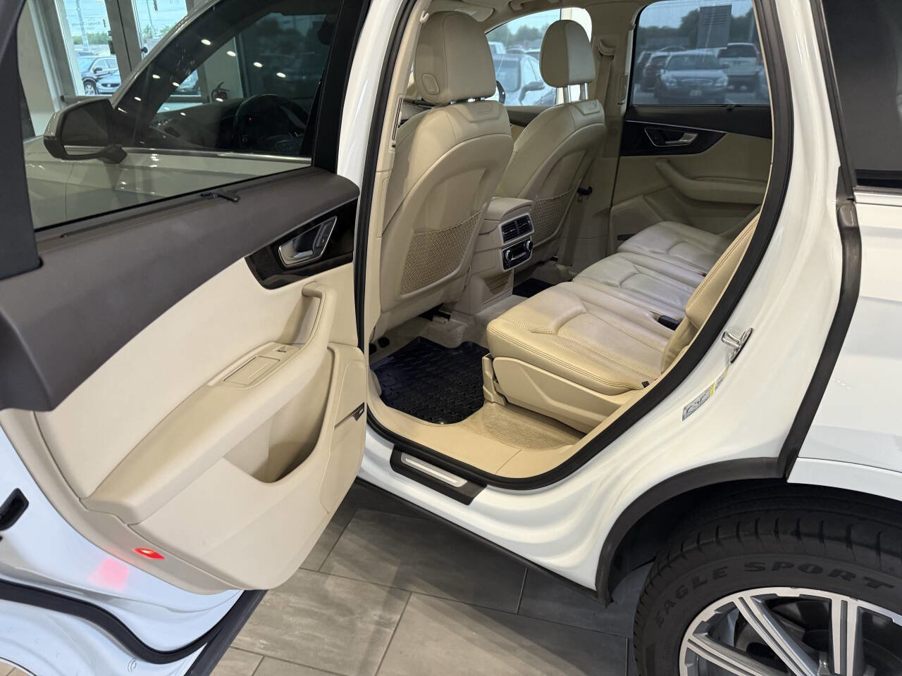 Used 2017 Audi Q7 3.0T Premium Plus image 33