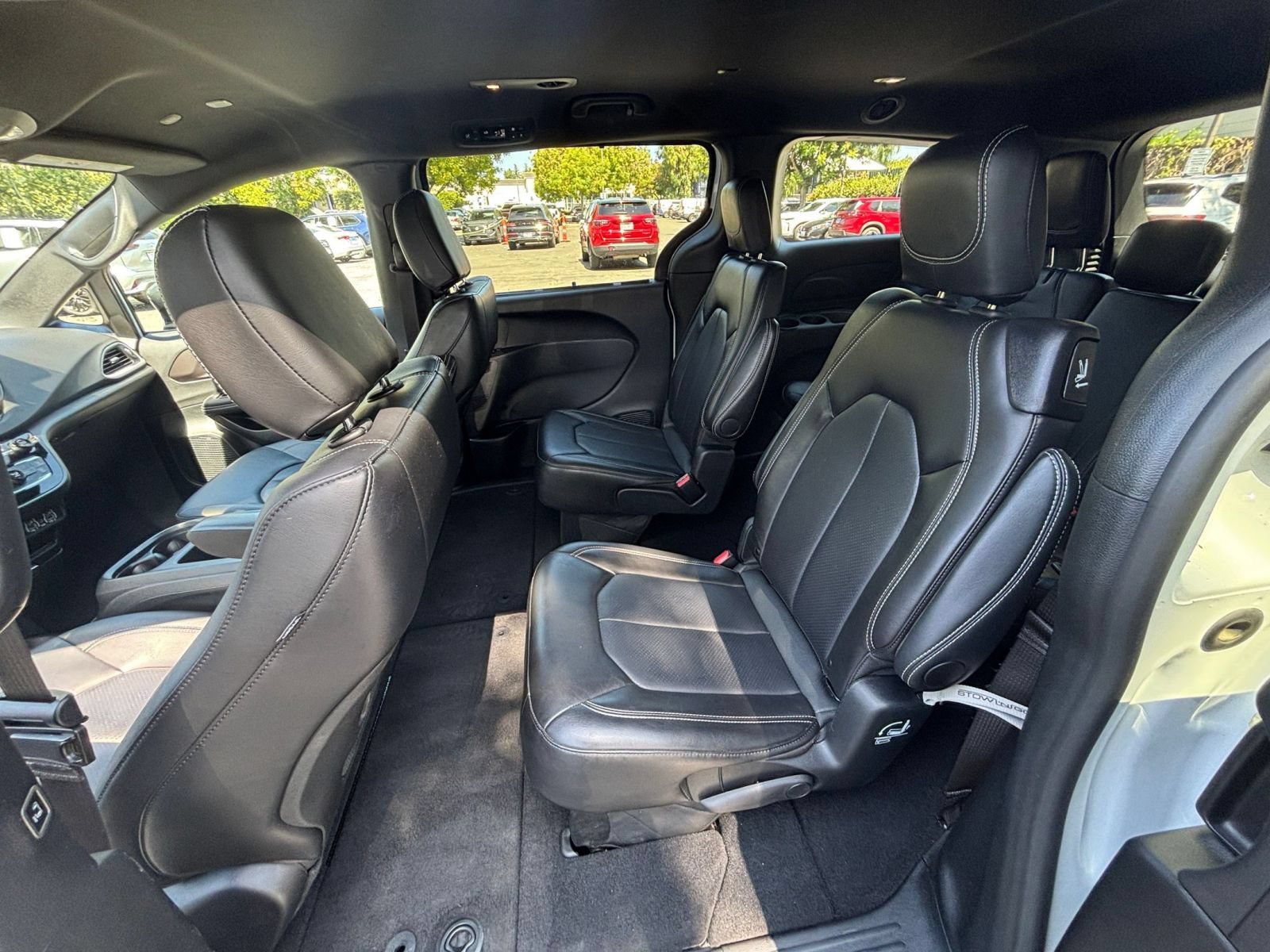 Used 2025 Chrysler Pacifica Select FWD image 27