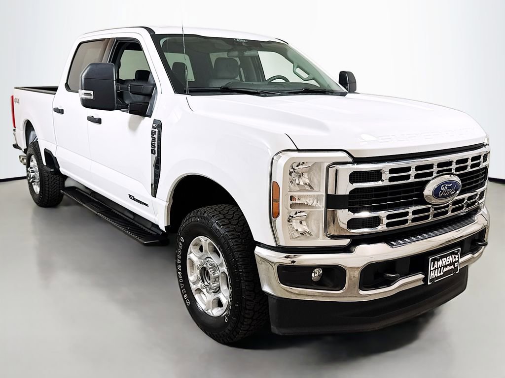 Used 2025 Ford F350 XLT AWD/4WD image 3