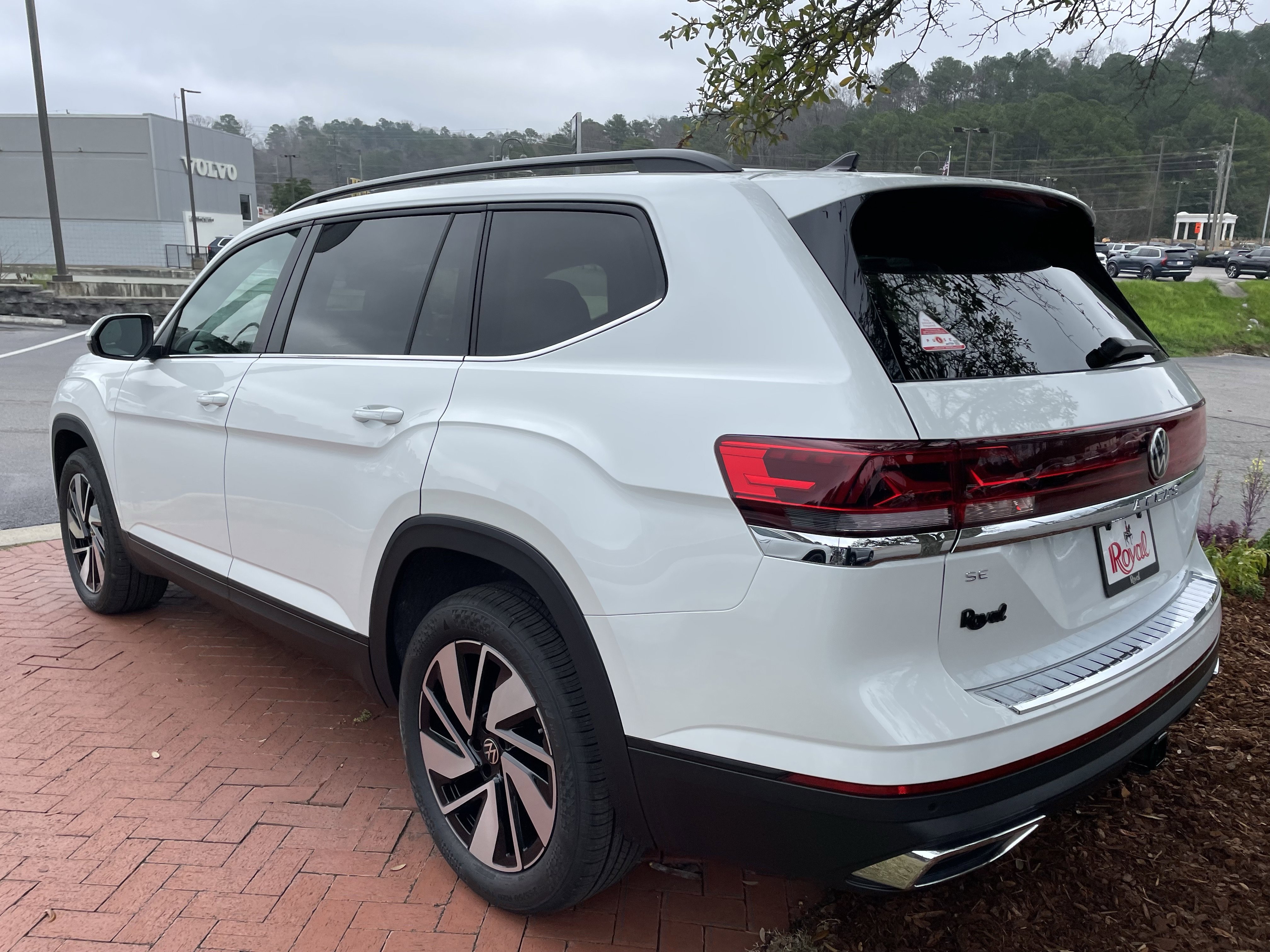 New 2026 Volkswagen Atlas SE image 6