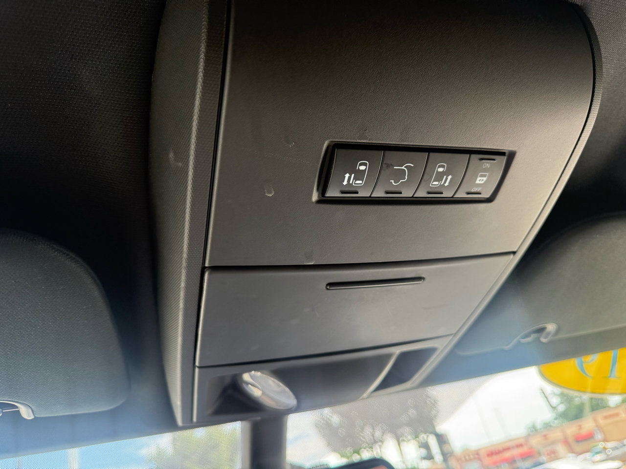Used 2019 Dodge Grand Caravan SXT image 24