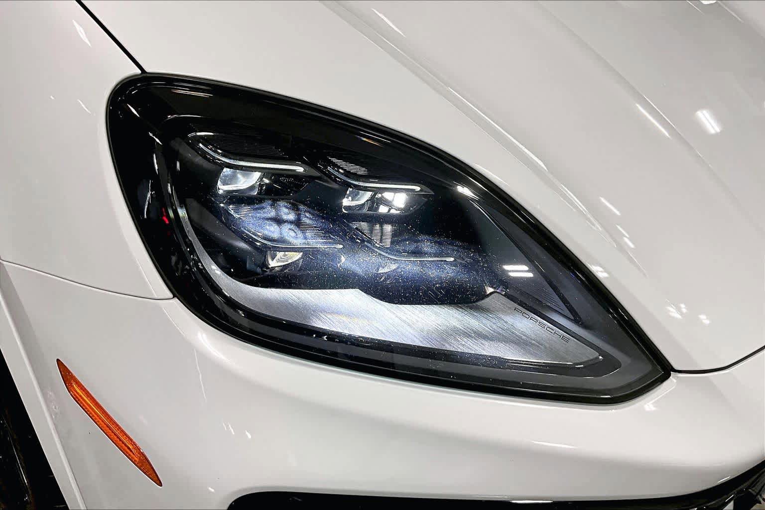 Used 2024 Porsche Cayenne AWD/4WD image 26