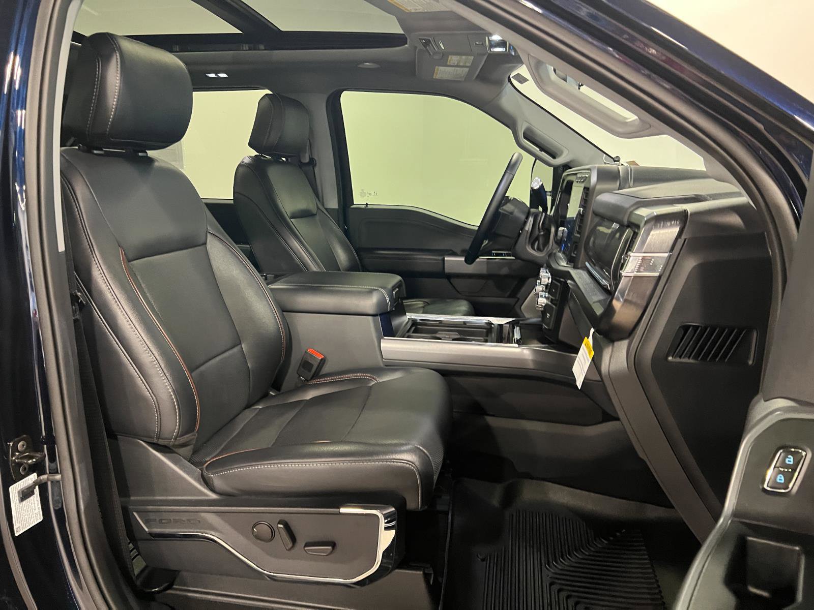 Used 2024 Ford F350 Lariat w/ Lariat Ultimate Package image 36