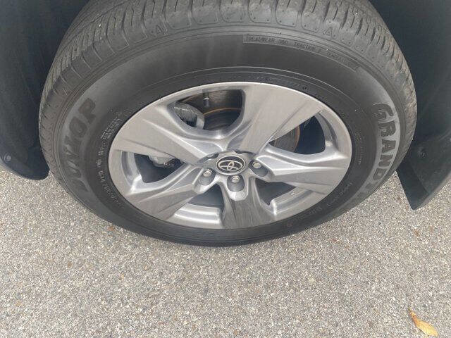 Used 2022 Toyota RAV4 XLE image 3