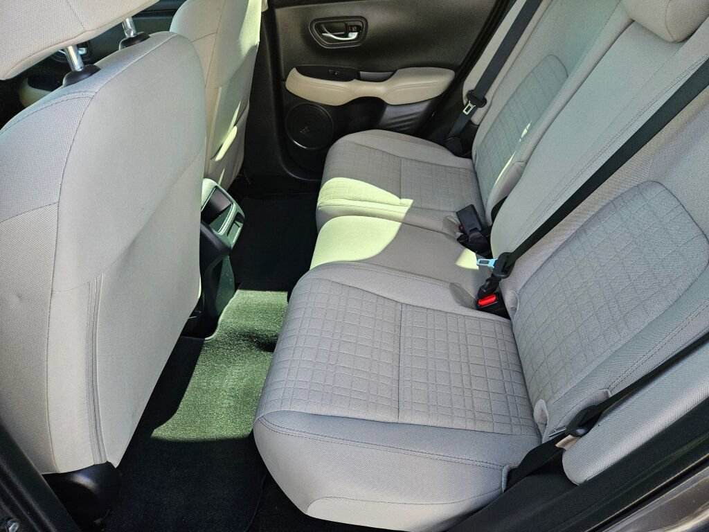 Used 2023 Honda HR-V LX image 11