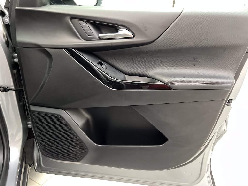Used 2025 Chevrolet Equinox LT FWD image 30