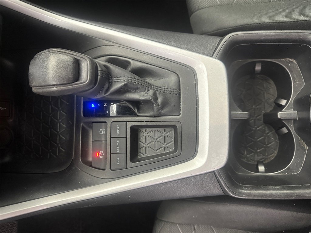 Used 2022 Toyota RAV4 XLE image 31