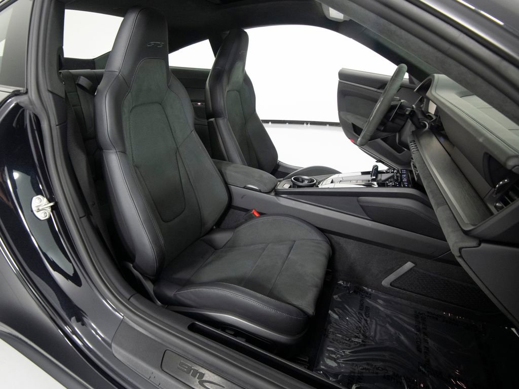 Certified 2025 Porsche 911 Carrera 4 GTS AWD/4WD image 39