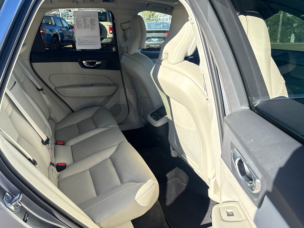 Used 2019 Volvo XC60 T5 Inscription image 21