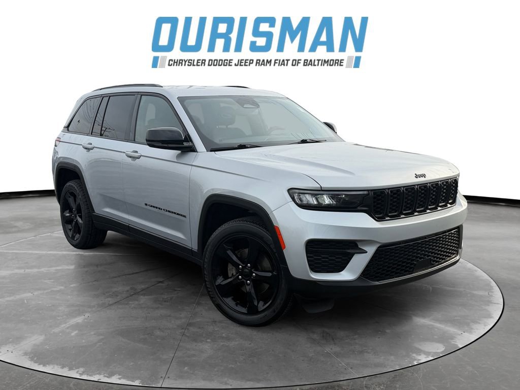 Used 2022 Jeep Grand Cherokee Altitude image 1