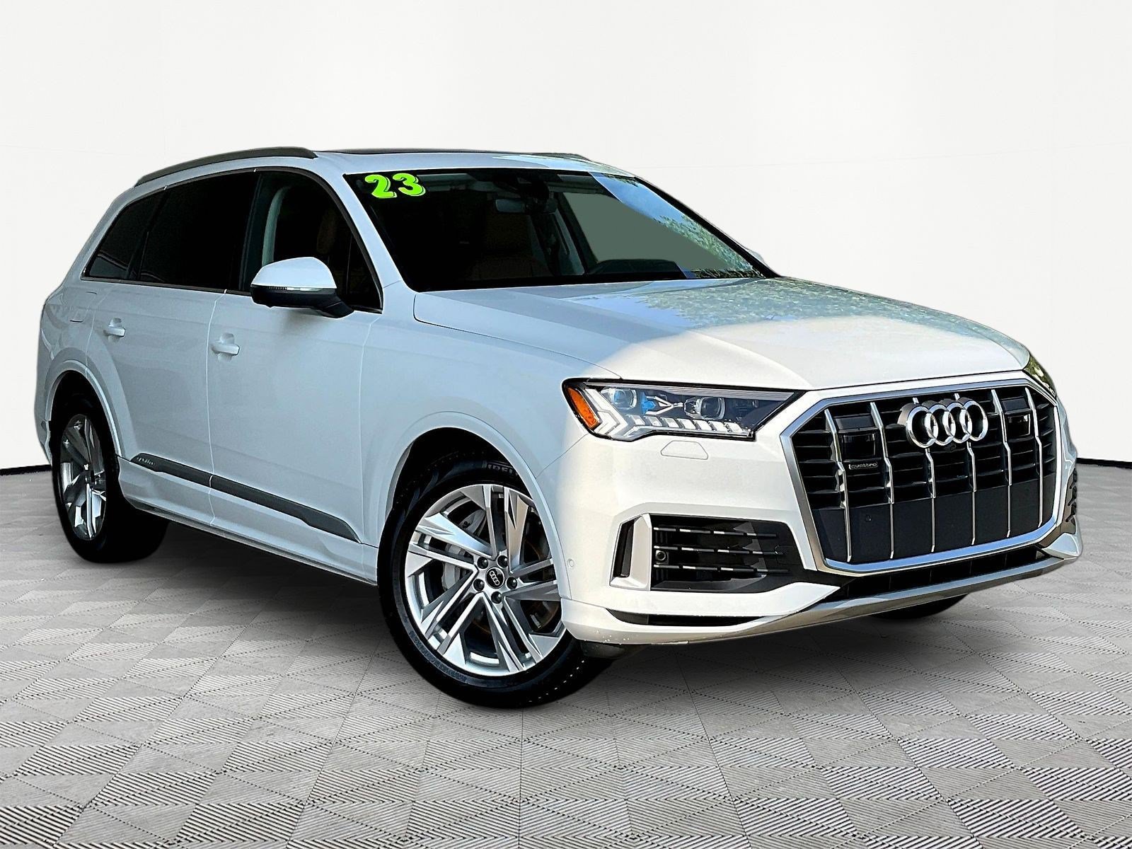 Used 2023 Audi Q7 3.0T Prestige AWD/4WD image 3