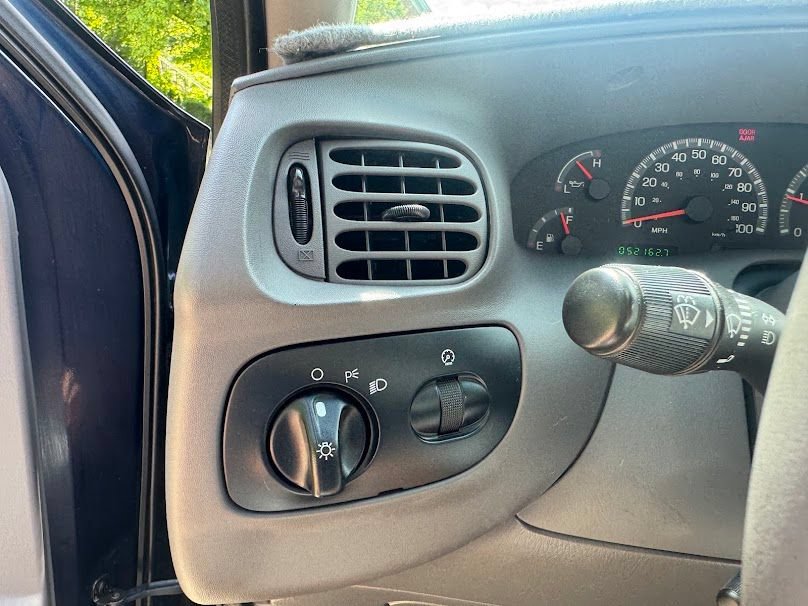 Used 2002 Ford F150 XL RWD image 9
