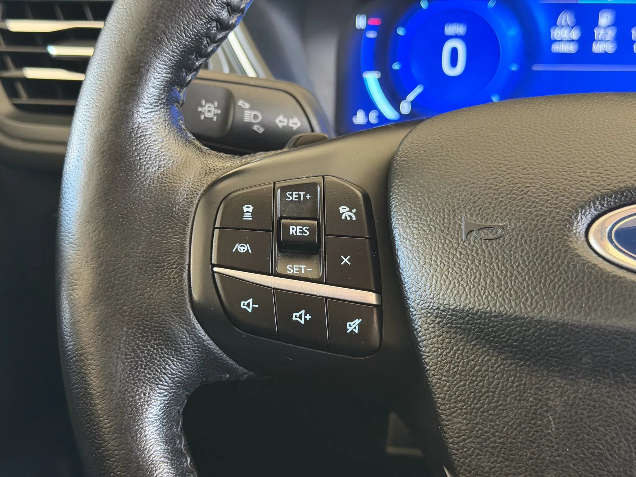 Used 2020 Ford Escape Titanium AWD/4WD image 35