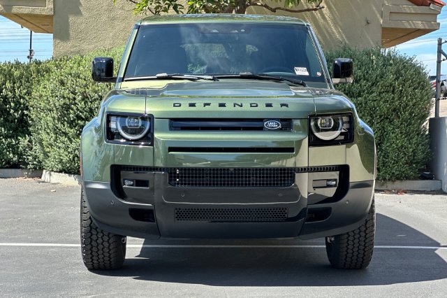 New 2026 Land Rover Defender 110 S AWD/4WD image 8