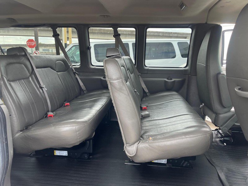 Used 2015 Chevrolet Express 3500 LS image 9