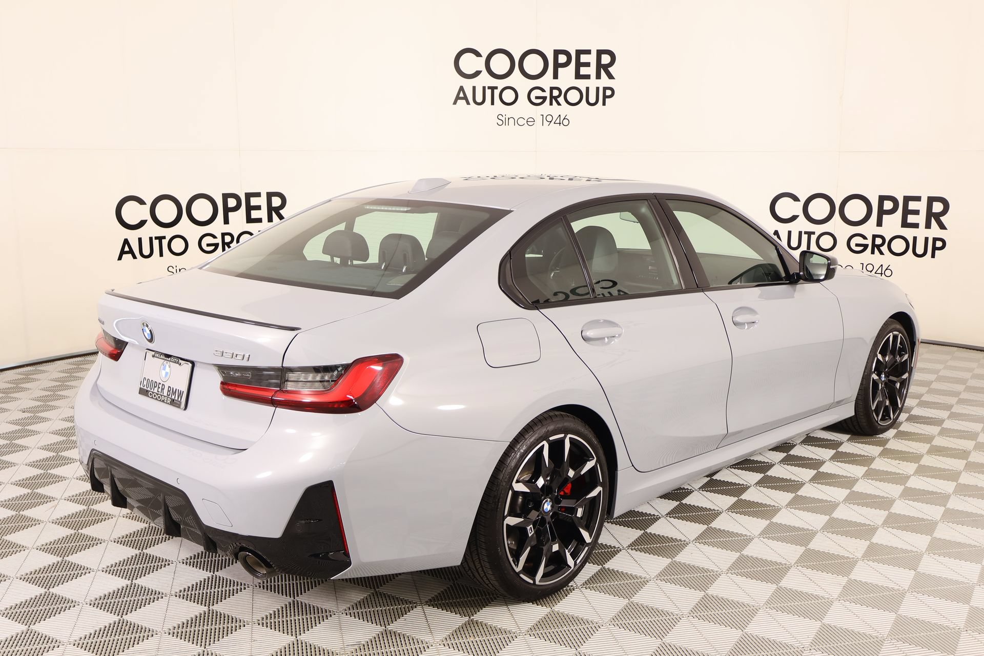 Used 2025 BMW 330i xDrive Sedan w/ M Sport Package AWD/4WD image 22
