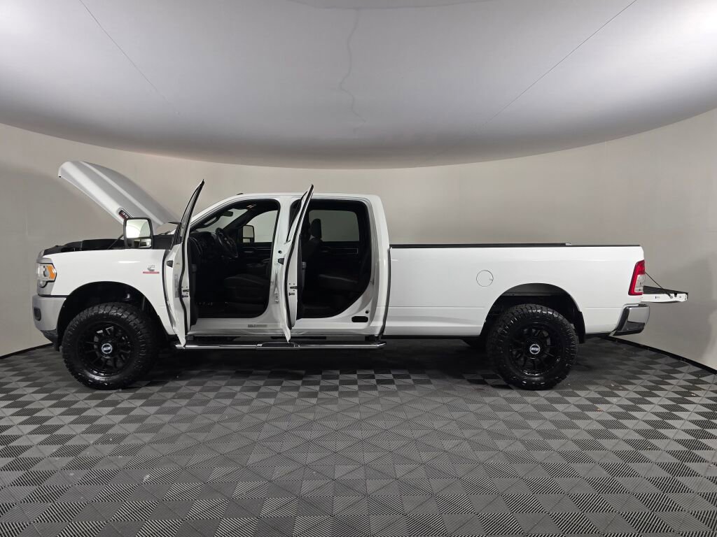 Used 2024 RAM 3500 Big Horn image 17