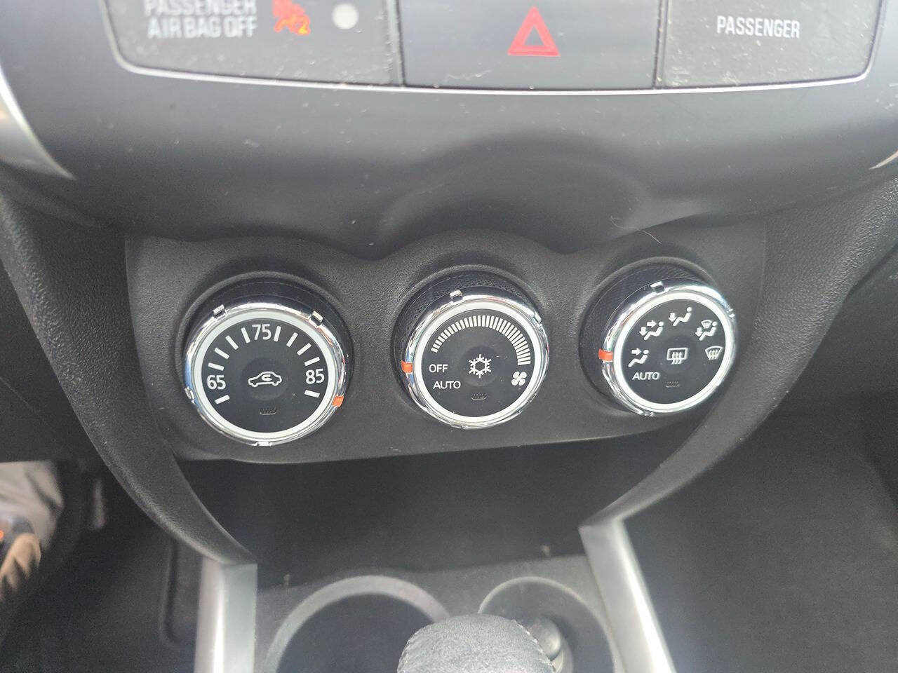 Used 2014 Mitsubishi Outlander Sport SE FWD image 28