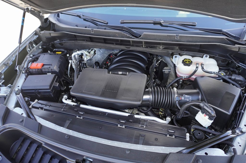 Used 2025 Chevrolet Suburban RST image 25