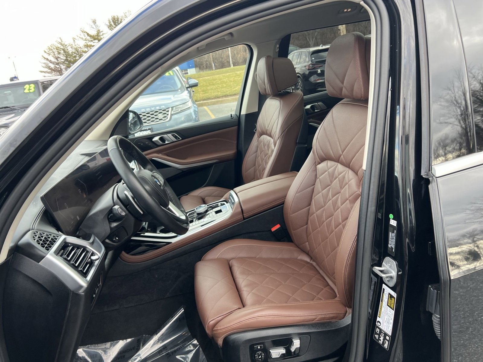 Used 2024 BMW X7 xDrive40i w/ Executive Package image 13